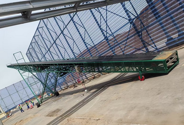 移動(dòng)式輸送機(jī)