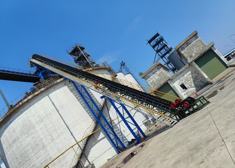 大傾角輸送機(jī)